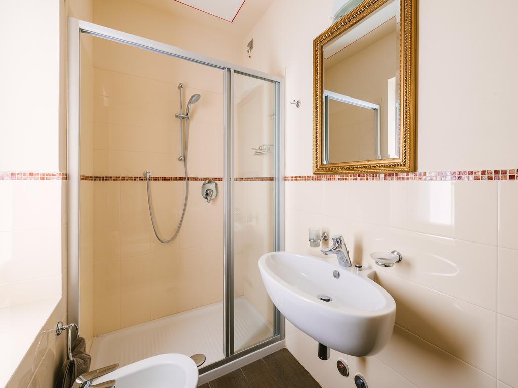 Villa Monti ヴァレンナ 部屋 写真